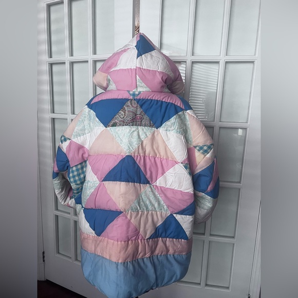 🌻five -stitched by tina-
One of a kind upcycled vintage quilt hoodie - Picture 2 of 5